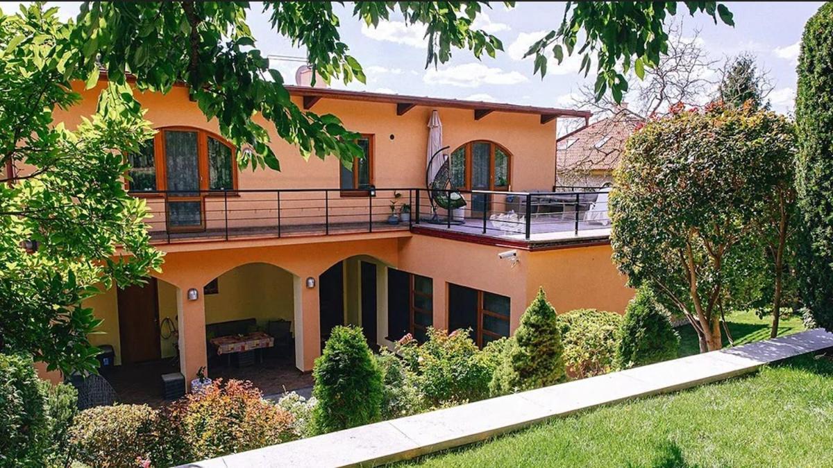 Branik - Wellness, Fitness, Garden * Prag